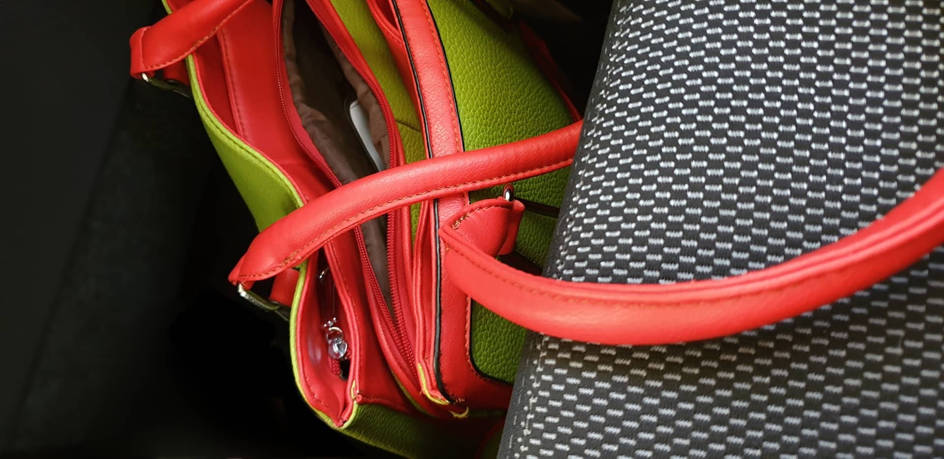 swappable handbag straps of a brown bag